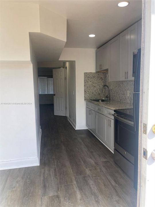 Recently Rented: $1,700 (1 beds, 1 baths, 1296 Square Feet)