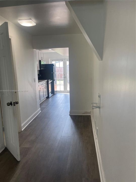 Recently Rented: $1,700 (1 beds, 1 baths, 1296 Square Feet)