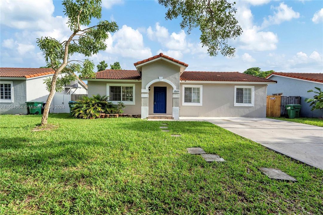 Active With Contract: $3,000 (3 beds, 2 baths, 1260 Square Feet)