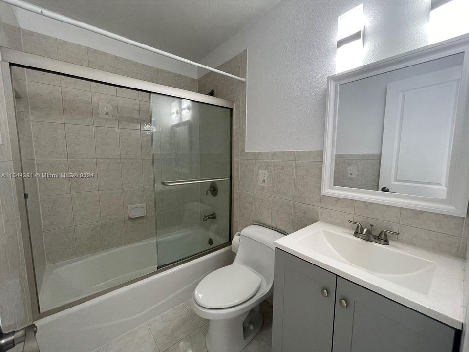 Recently Rented: $2,500 (3 beds, 2 baths, 1114 Square Feet)