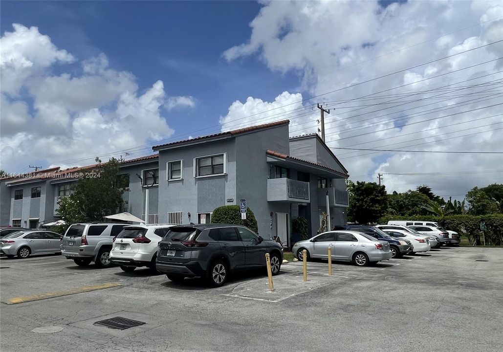 Recently Rented: $2,500 (3 beds, 2 baths, 1114 Square Feet)