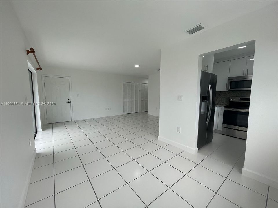 Recently Rented: $2,500 (3 beds, 2 baths, 1114 Square Feet)