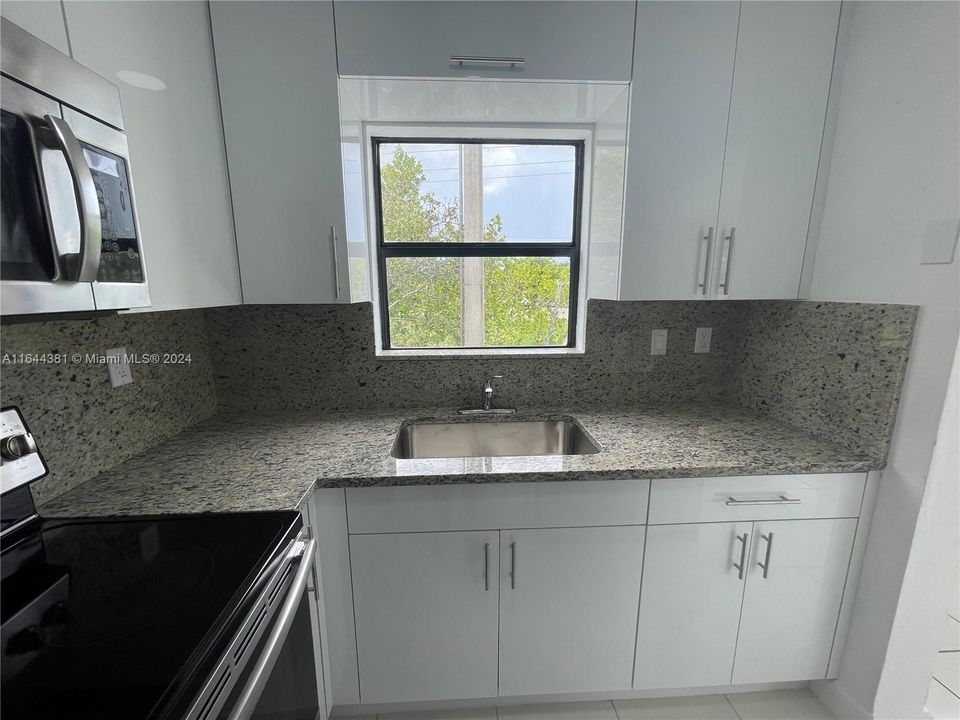 Recently Rented: $2,500 (3 beds, 2 baths, 1114 Square Feet)