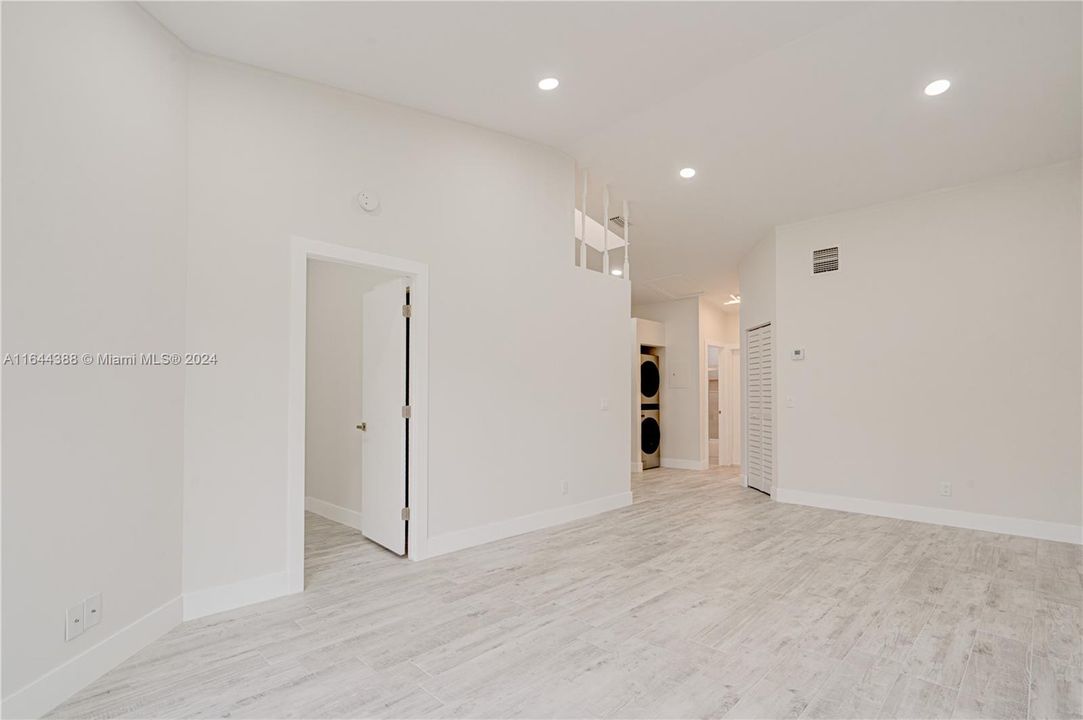 Active With Contract: $2,200 (2 beds, 2 baths, 793 Square Feet)