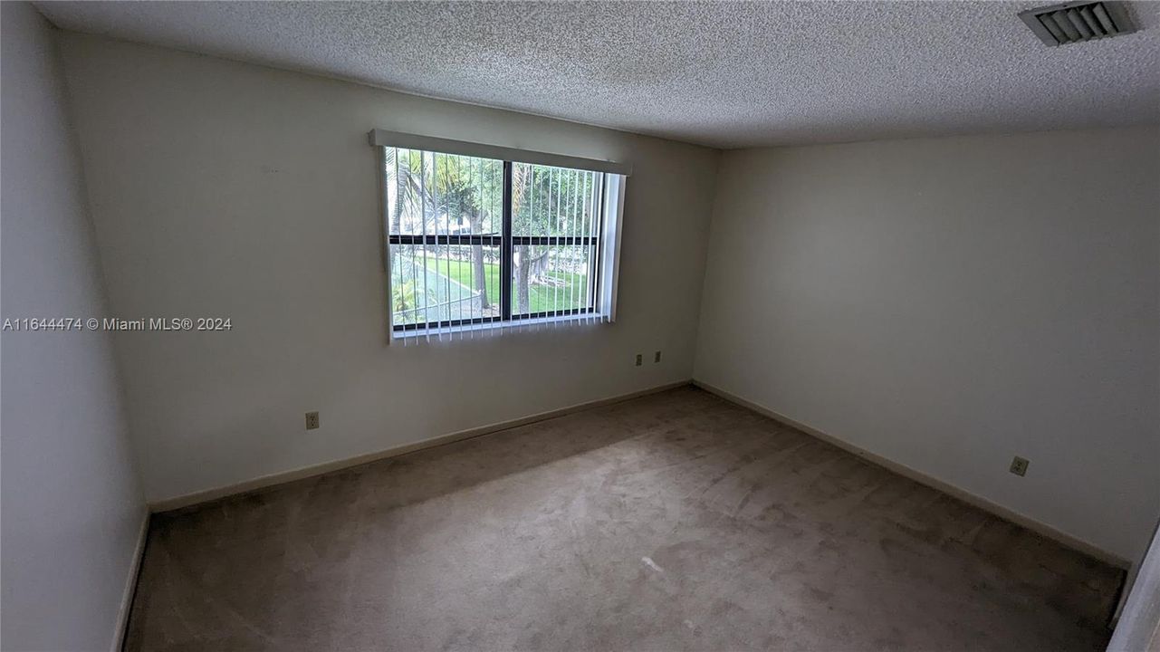 For Rent: $2,300 (3 beds, 2 baths, 1195 Square Feet)