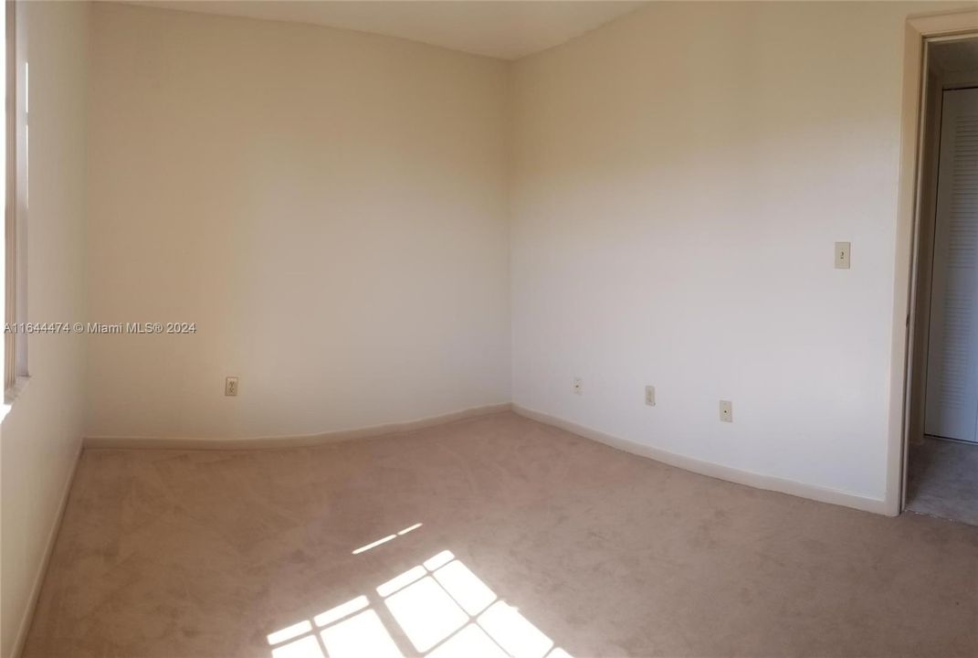 For Rent: $2,300 (3 beds, 2 baths, 1195 Square Feet)