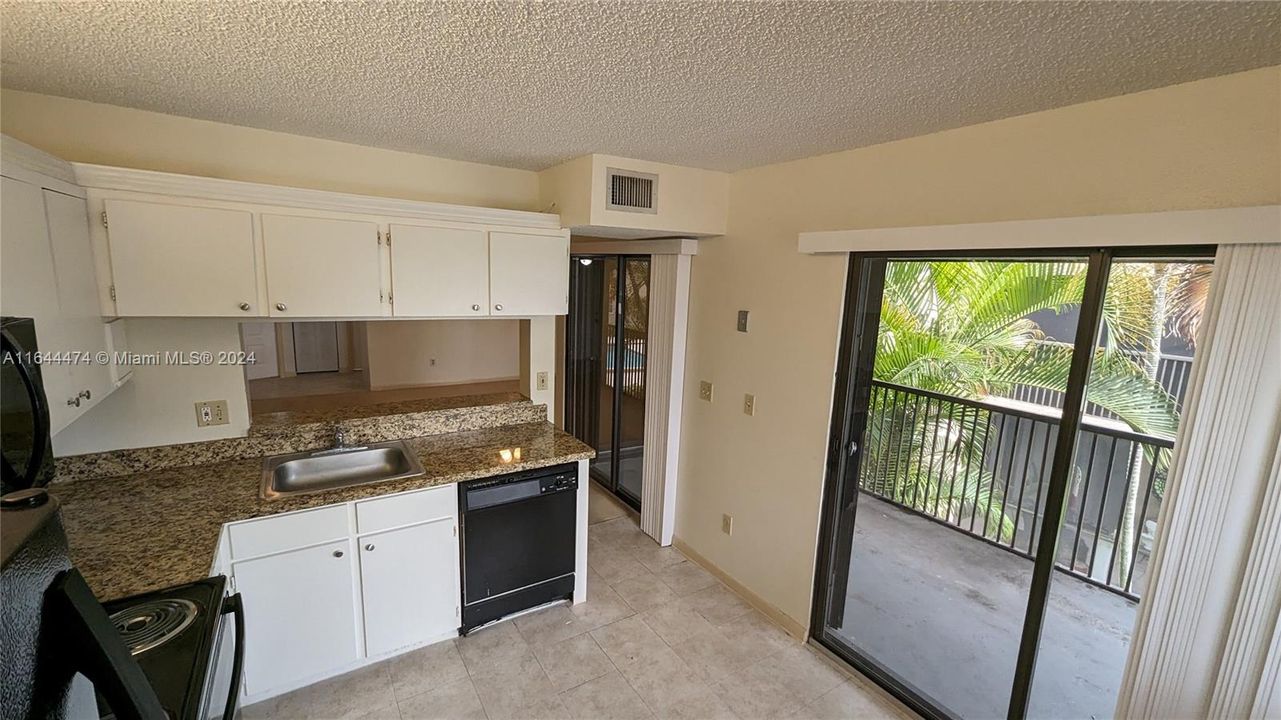 For Rent: $2,300 (3 beds, 2 baths, 1195 Square Feet)