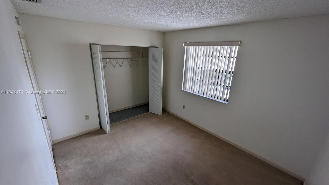 For Rent: $2,300 (3 beds, 2 baths, 1195 Square Feet)