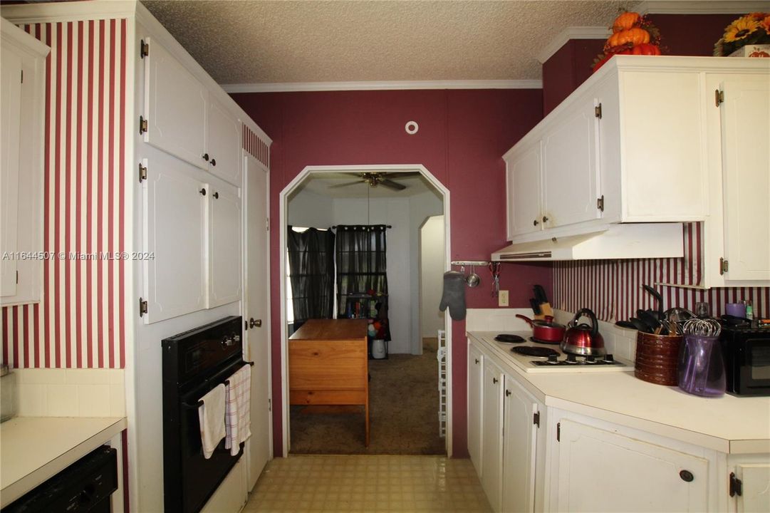 For Sale: $149,000 (2 beds, 2 baths, 1638 Square Feet)