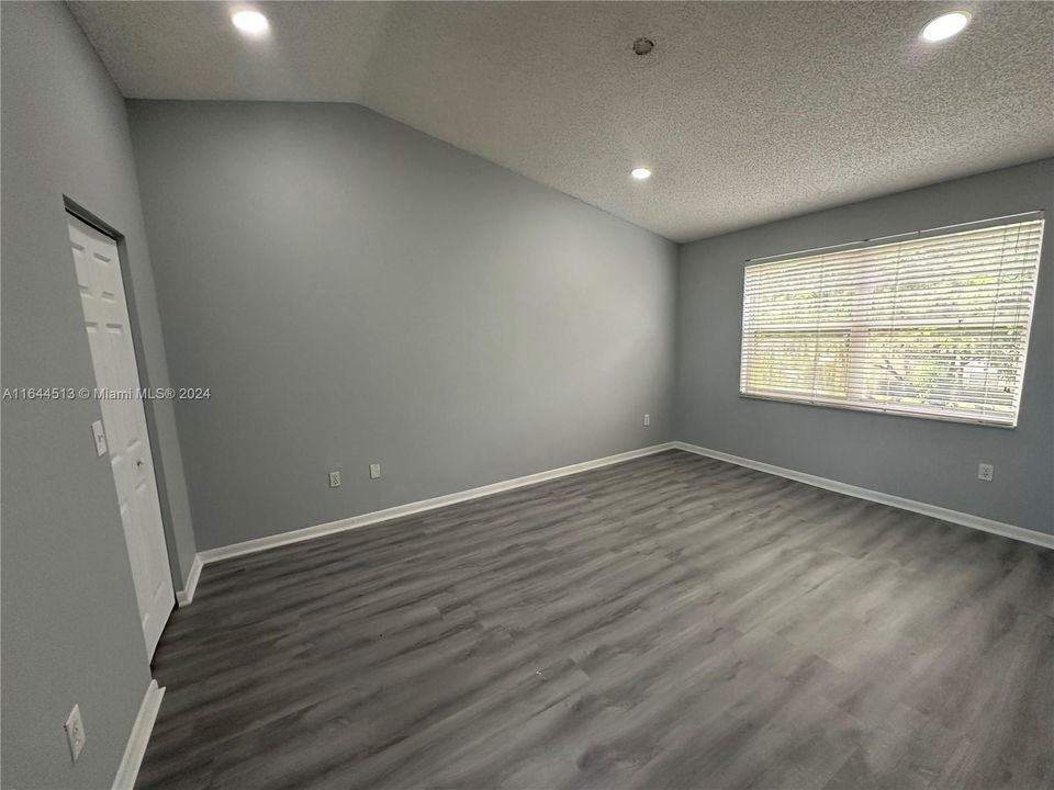 For Rent: $2,850 (2 beds, 2 baths, 1372 Square Feet)