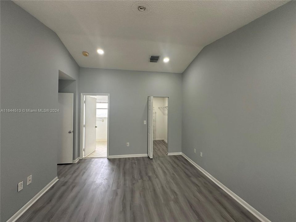 For Rent: $2,850 (2 beds, 2 baths, 1372 Square Feet)