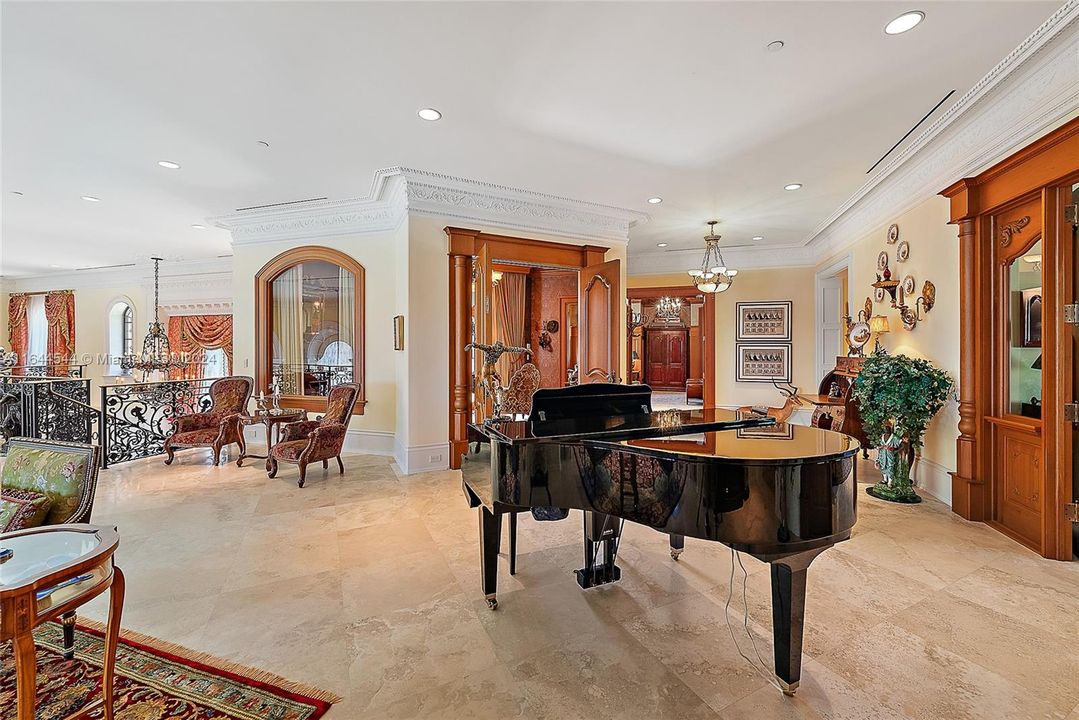 Upstairs Foyer
