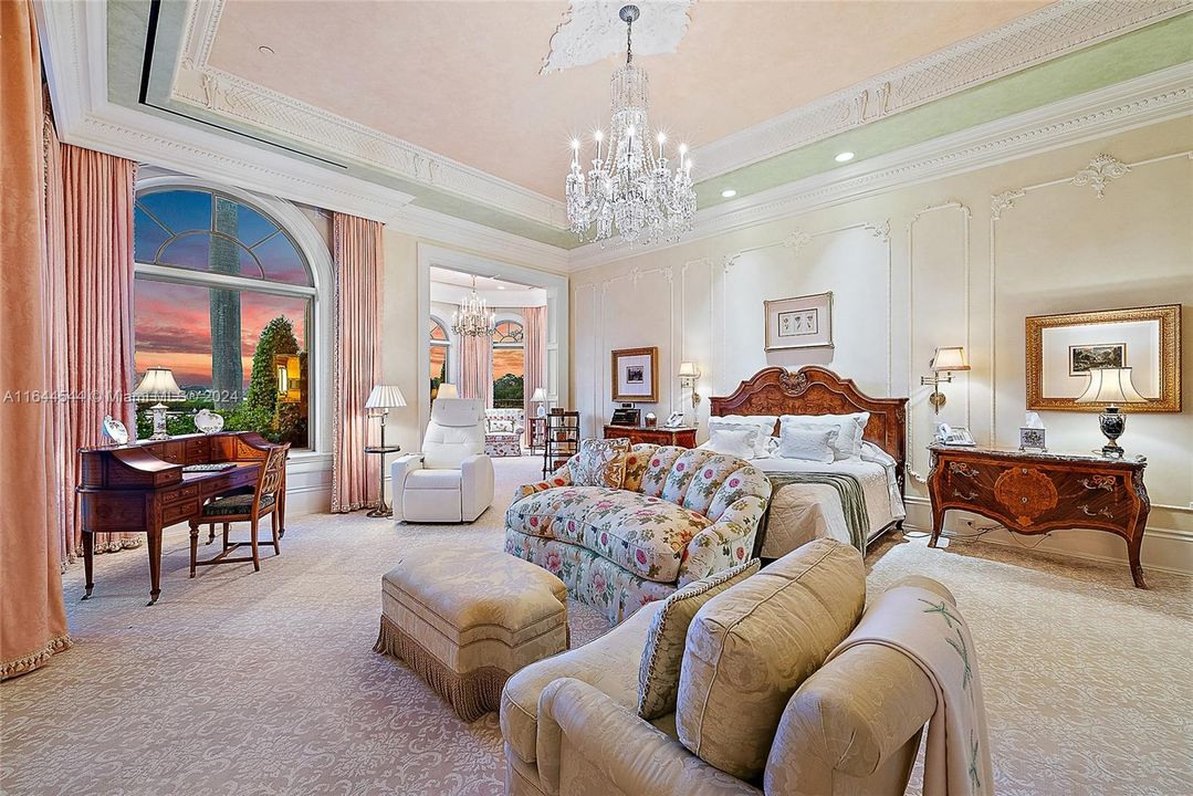 Vendido Recientemente: $40,000,000 (9 camas, 13 baños, 24320 Pies cuadrados)