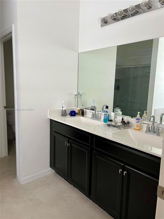 Active With Contract: $3,500 (3 beds, 2 baths, 1685 Square Feet)