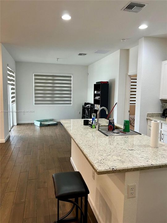 Active With Contract: $3,500 (3 beds, 2 baths, 1685 Square Feet)