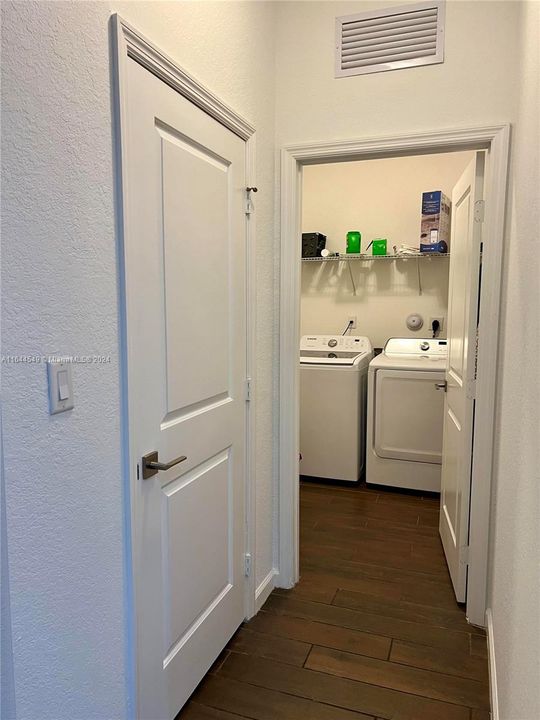 Laundry/ Linen Closet