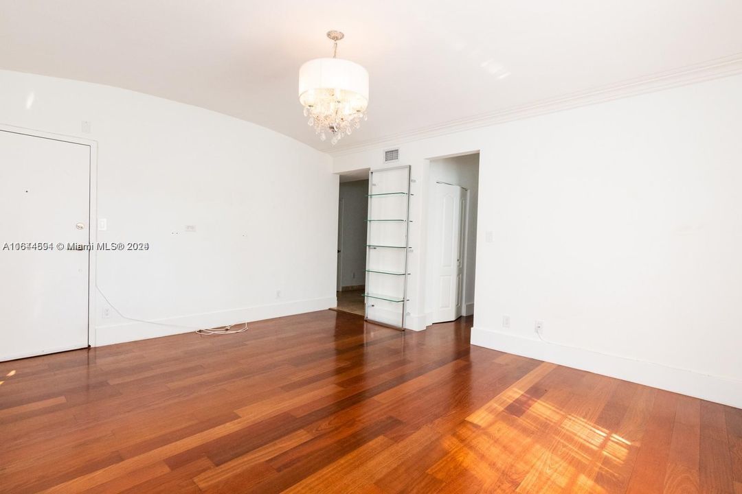 Recently Rented: $2,200 (1 beds, 1 baths, 656 Square Feet)