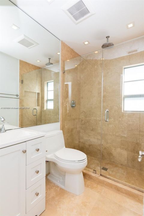 Recently Rented: $2,200 (1 beds, 1 baths, 656 Square Feet)