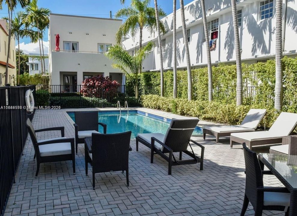 Recently Rented: $2,200 (1 beds, 1 baths, 656 Square Feet)