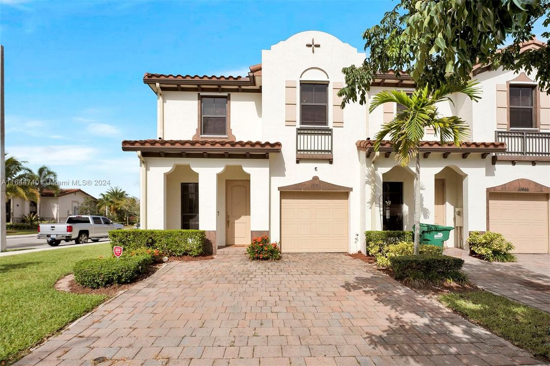 For Sale: $485,000 (3 beds, 2 baths, 1616 Square Feet)