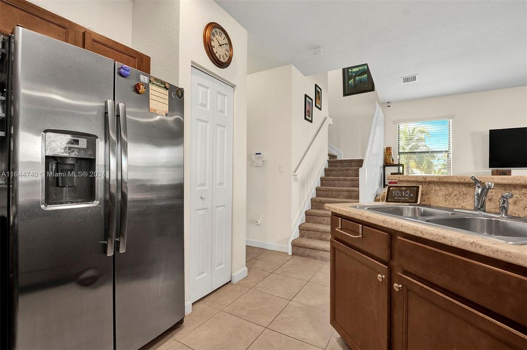 For Sale: $485,000 (3 beds, 2 baths, 1616 Square Feet)