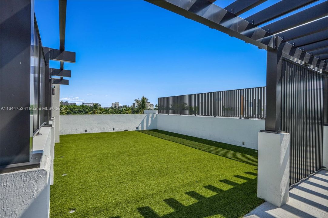 Rooftop Yoga Zen Space