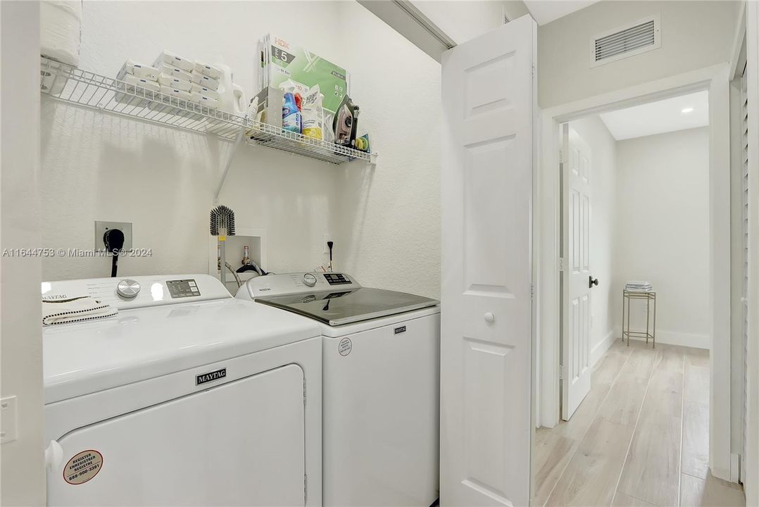 Active With Contract: $3,600 (3 beds, 2 baths, 1718 Square Feet)