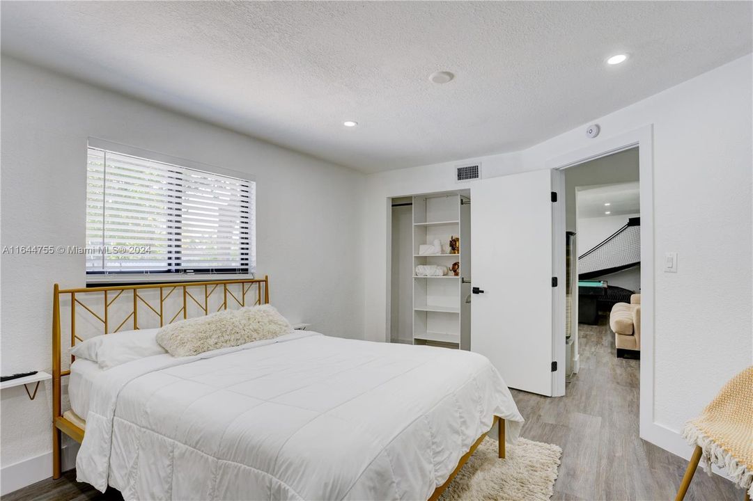 Active With Contract: $4,000 (4 beds, 2 baths, 2170 Square Feet)