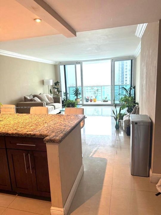 Recently Rented: $2,500 (1 beds, 1 baths, 991 Square Feet)