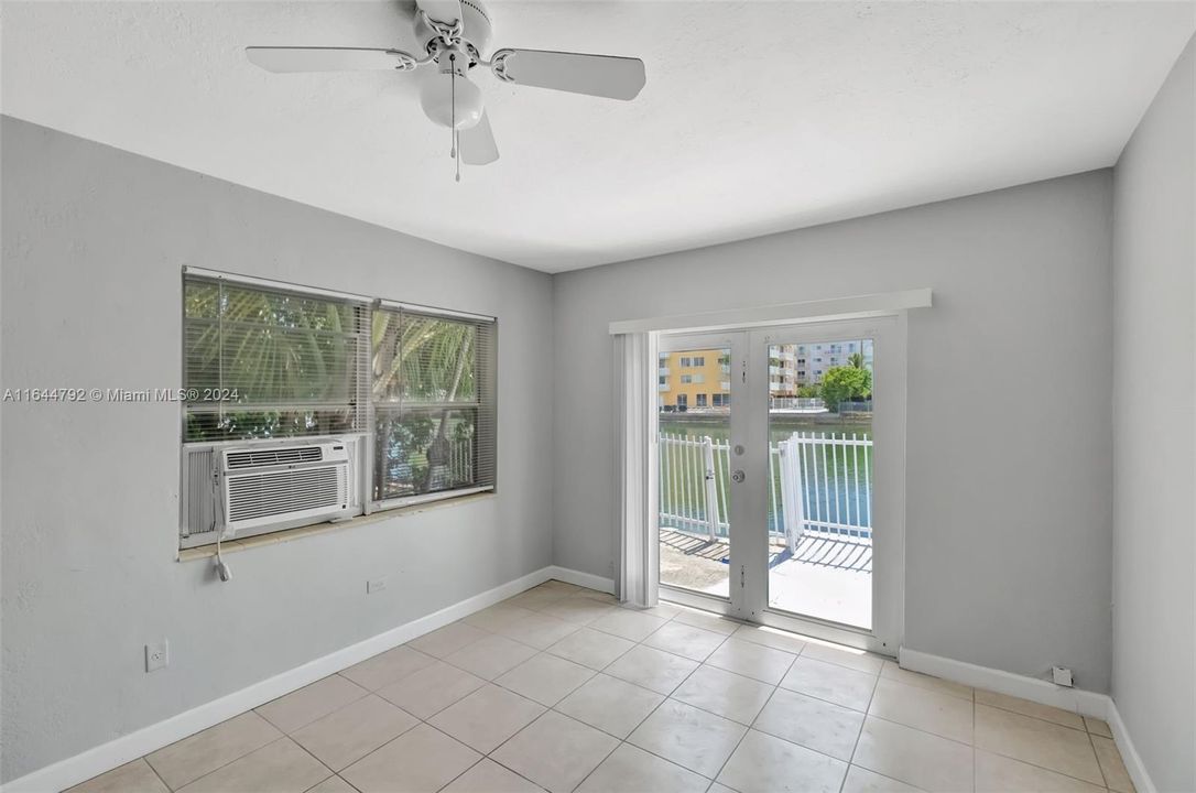 Recientemente alquilado: $2,300 (2 camas, 1 baños, 2700 Pies cuadrados)