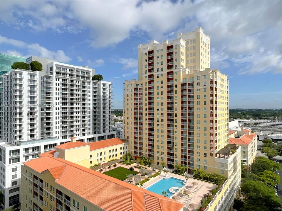 Active With Contract: $3,600 (2 beds, 2 baths, 1467 Square Feet)