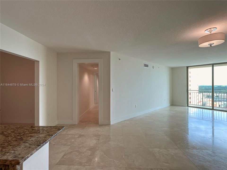 Active With Contract: $3,600 (2 beds, 2 baths, 1467 Square Feet)