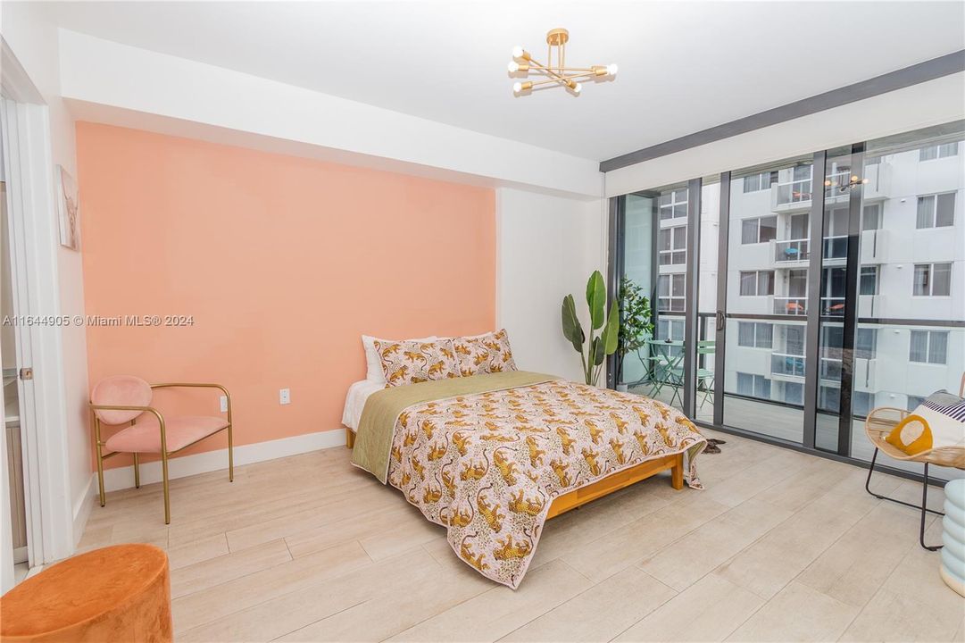 For Sale: $480,000 (2 beds, 2 baths, 980 Square Feet)