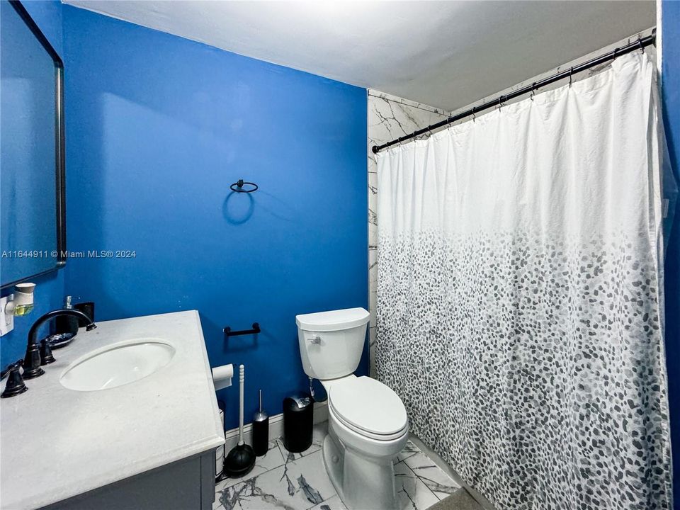 For Sale: $239,900 (2 beds, 1 baths, 1084 Square Feet)