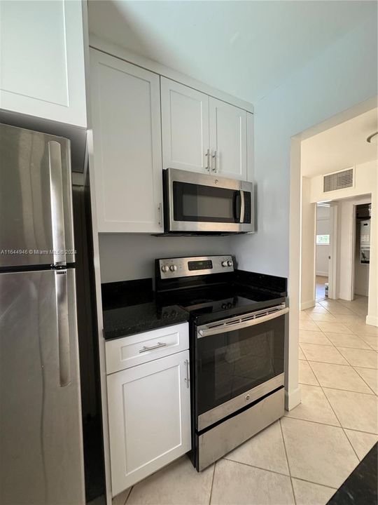 Recently Rented: $1,875 (1 beds, 1 baths, 650 Square Feet)