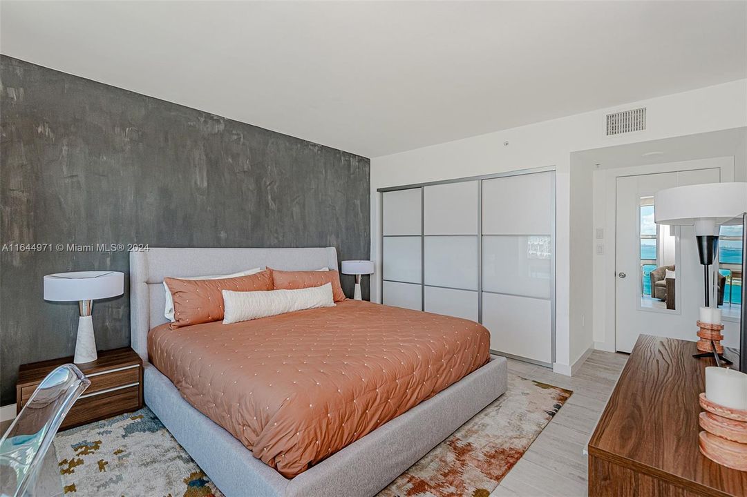 Active With Contract: $6,000 (1 beds, 1 baths, 780 Square Feet)