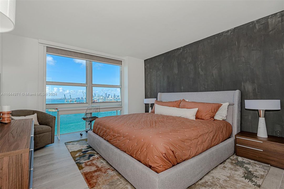 Active With Contract: $6,000 (1 beds, 1 baths, 780 Square Feet)