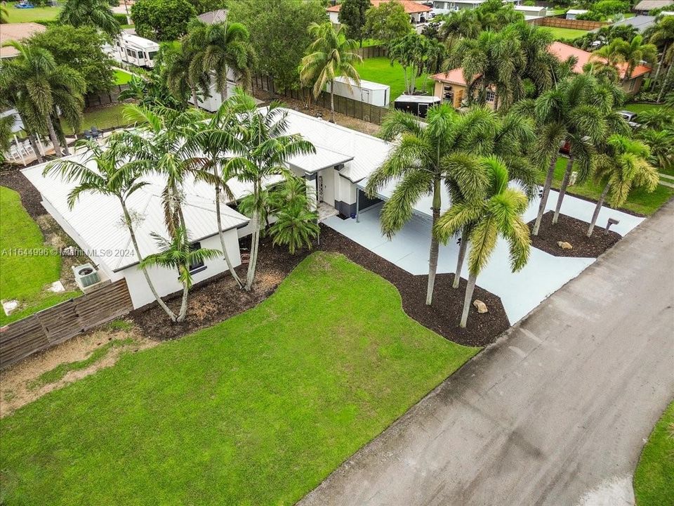 En Venta: $774,999 (4 camas, 2 baños, 2367 Pies cuadrados)