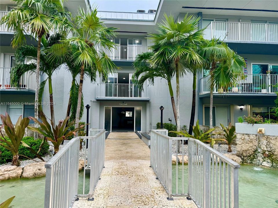 Recently Rented: $2,800 (3 beds, 2 baths, 1271 Square Feet)