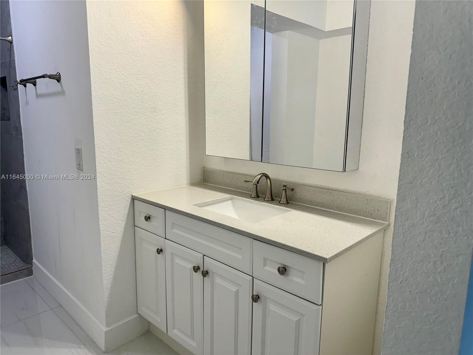 Recently Rented: $2,800 (3 beds, 2 baths, 1271 Square Feet)