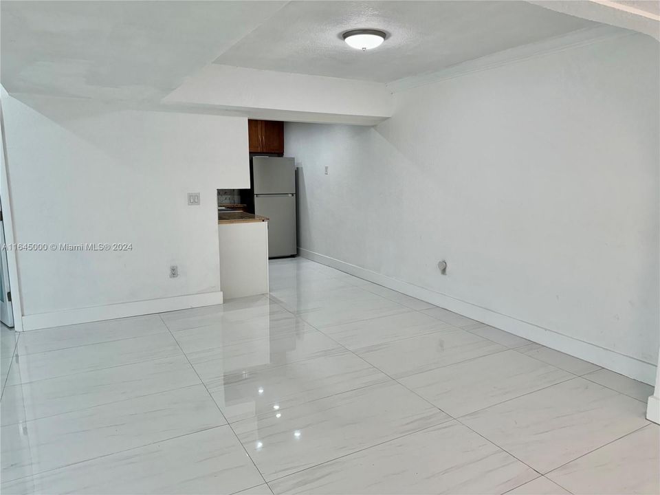 Recently Rented: $2,800 (3 beds, 2 baths, 1271 Square Feet)