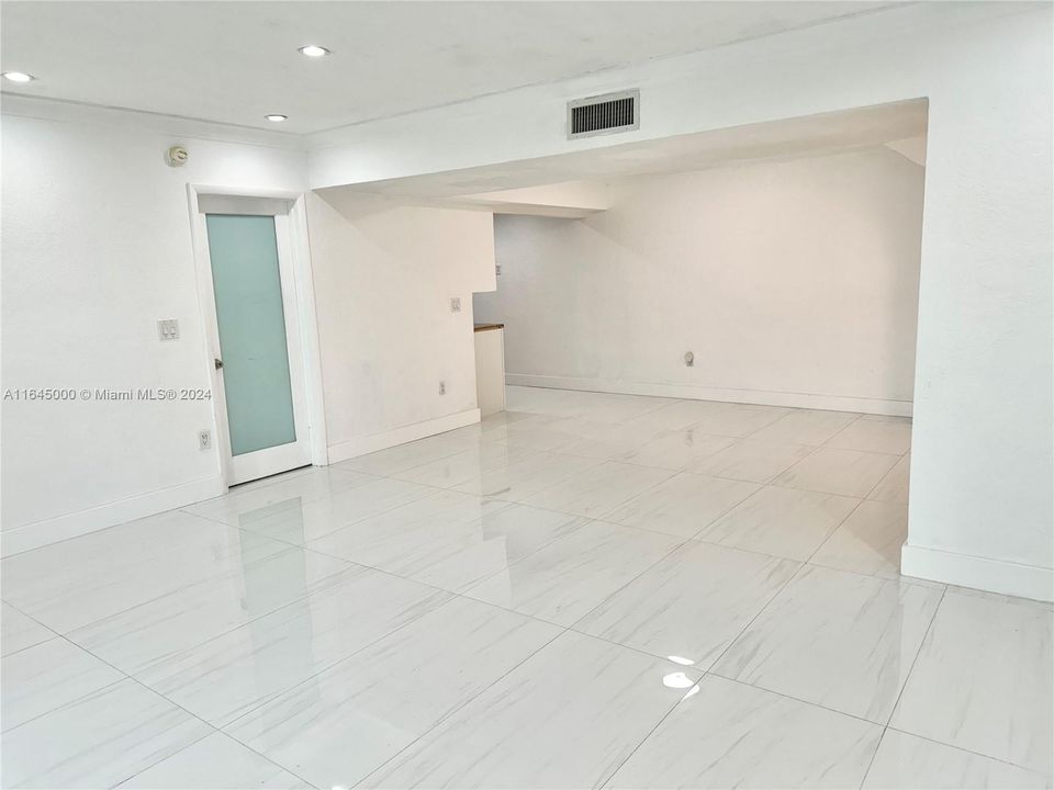 Recently Rented: $2,800 (3 beds, 2 baths, 1271 Square Feet)