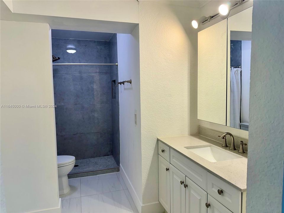 Recently Rented: $2,800 (3 beds, 2 baths, 1271 Square Feet)