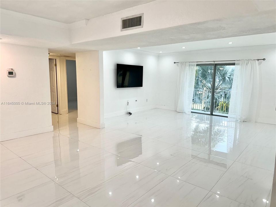 Recently Rented: $2,800 (3 beds, 2 baths, 1271 Square Feet)