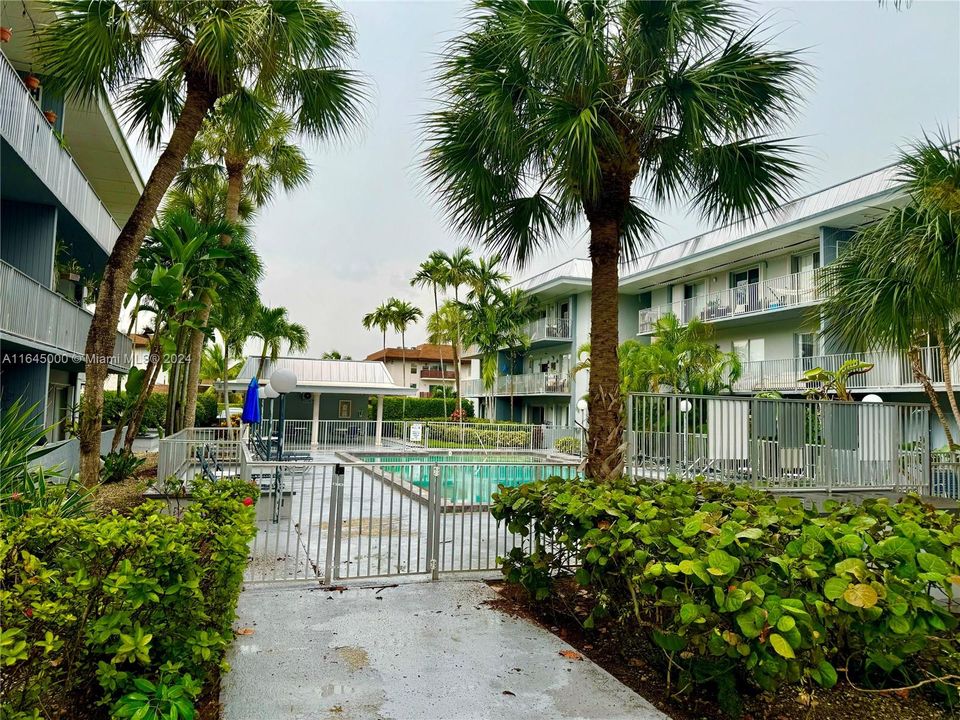 Recently Rented: $2,800 (3 beds, 2 baths, 1271 Square Feet)