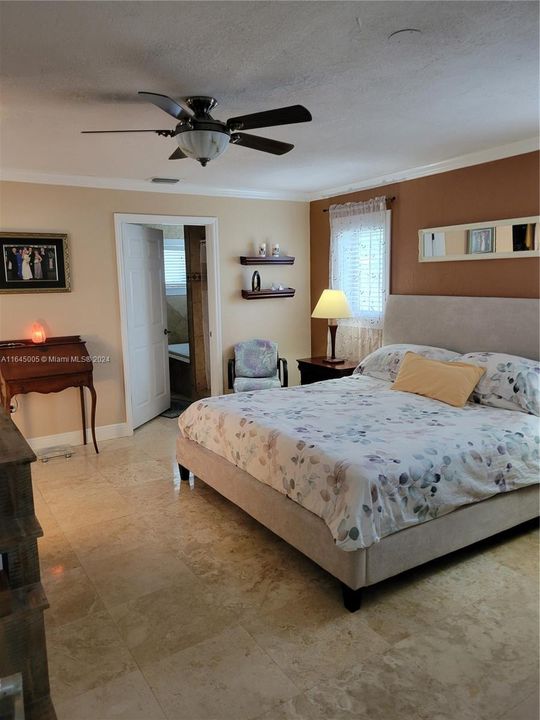 Active With Contract: $3,850 (3 beds, 2 baths, 1748 Square Feet)