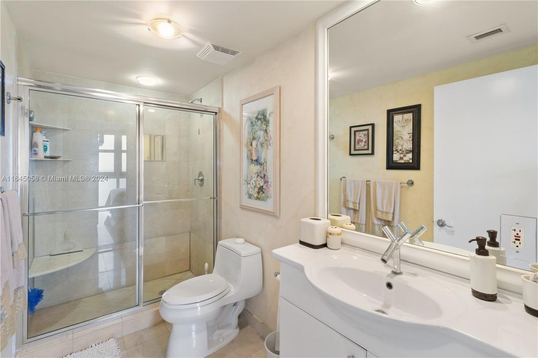 Active With Contract: $8,500 (3 beds, 3 baths, 2136 Square Feet)