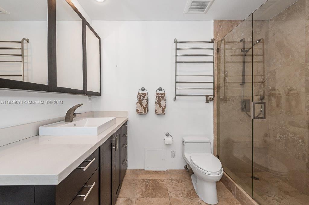 Active With Contract: $1,400,000 (1 beds, 1 baths, 840 Square Feet)