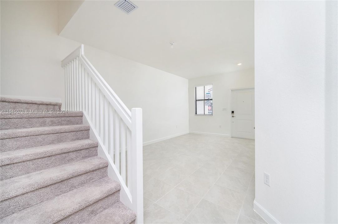 Active With Contract: $3,000 (4 beds, 2 baths, 1828 Square Feet)