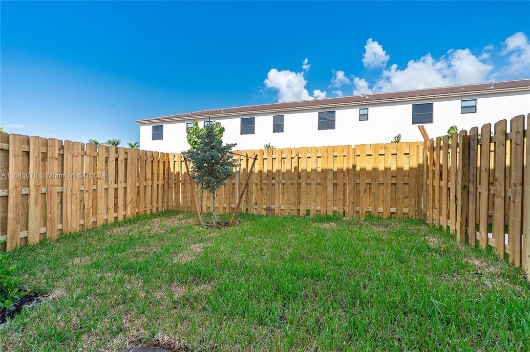 Active With Contract: $3,000 (4 beds, 2 baths, 1828 Square Feet)